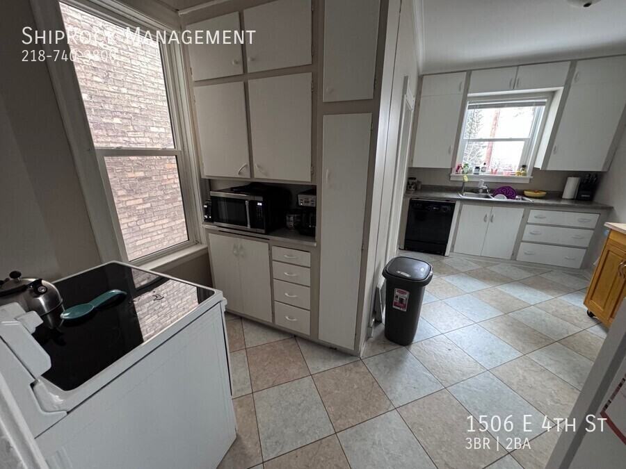 1506 E 4th St - Photo 2 of 16