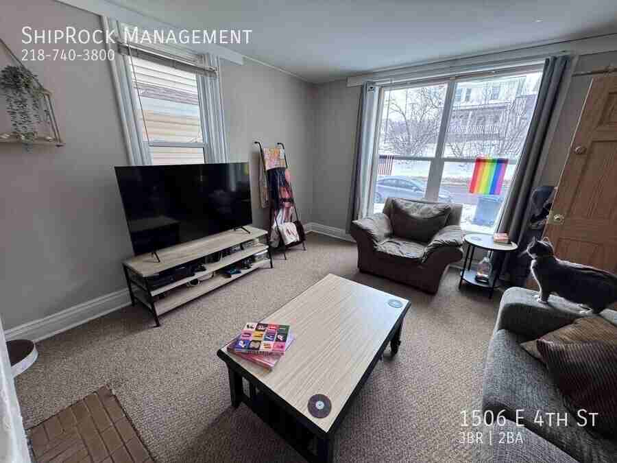 1506 E 4th St - Photo 7 of 16