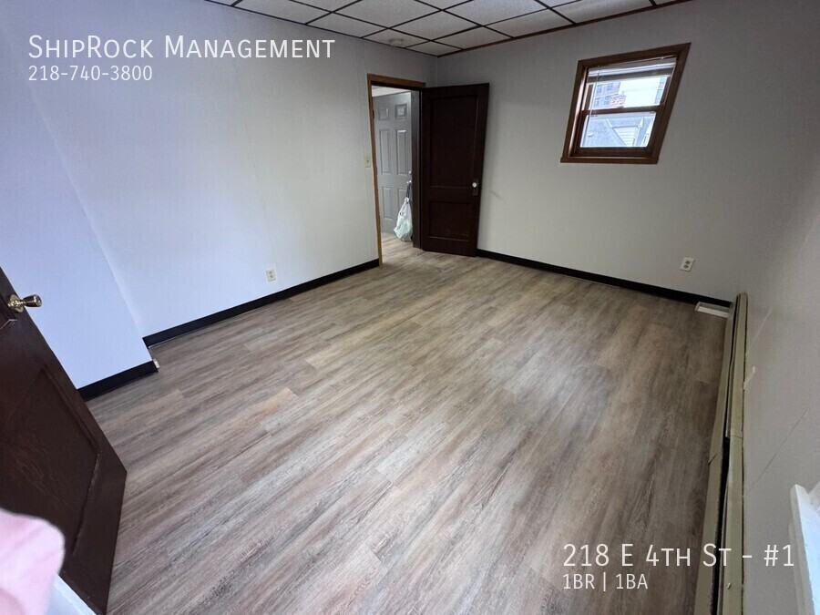 218 E 4th St #1 - Photo 6 of 8