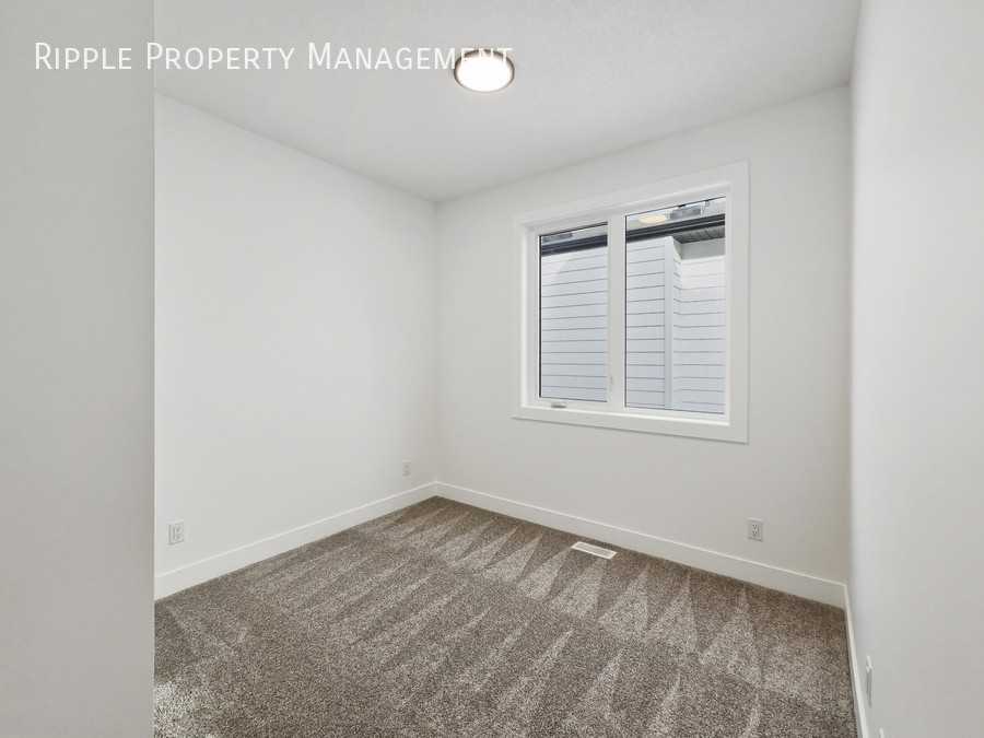 2616 28 Ave Sw #2616UPPER - Photo 6 of 27