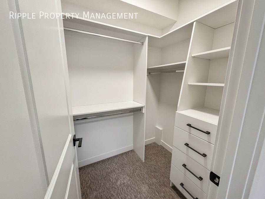 83 Coulee Cres Sw - Photo 7 of 11