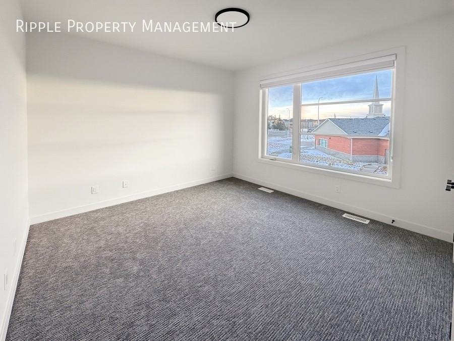 83 Coulee Cres Sw - Photo 7 of 21