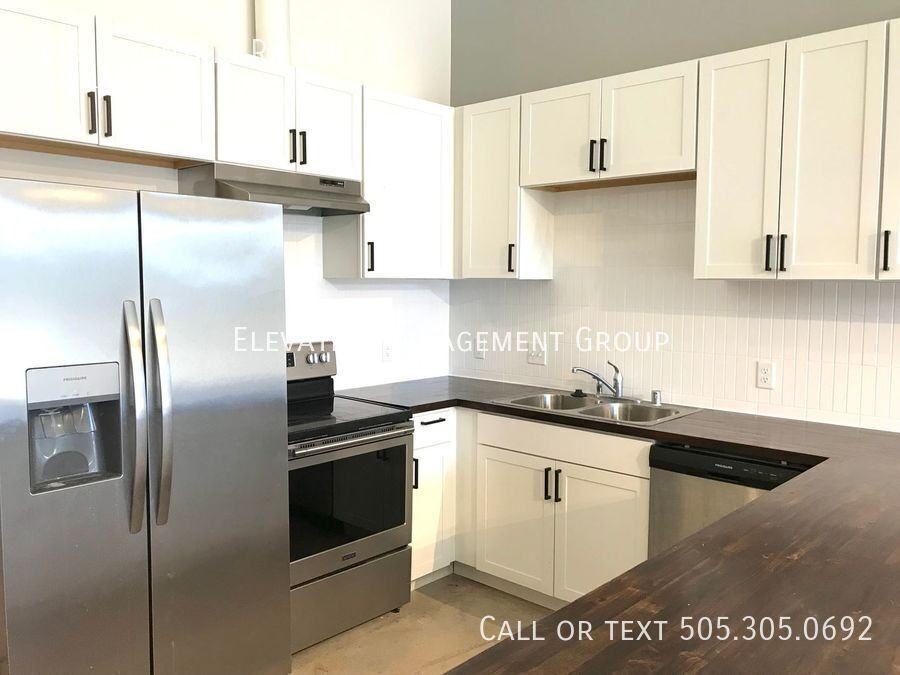 605 Mountain Rd Nw #B - Photo 4 of 8