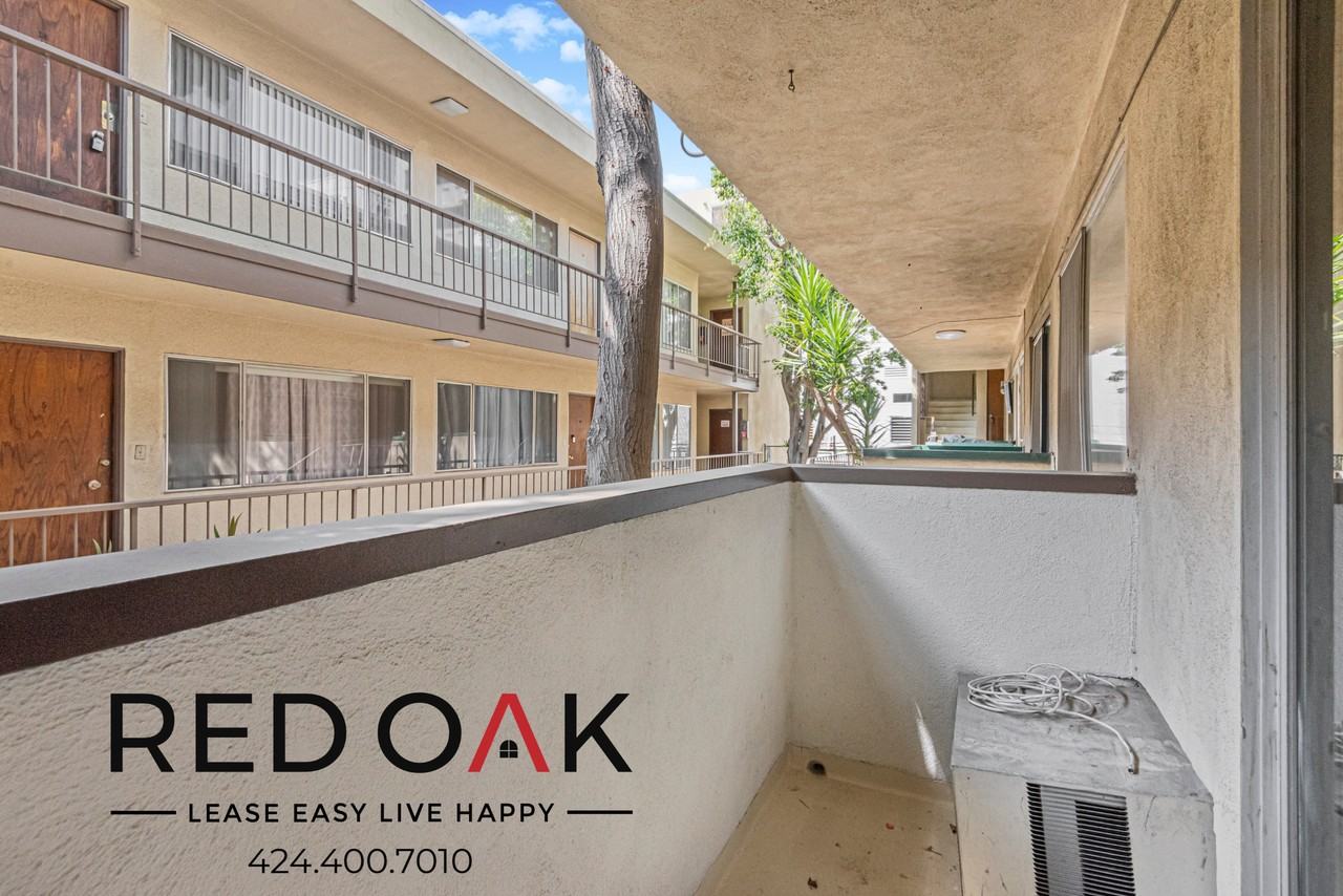 7071 Hawthorn Ave - Photo 2 of 12