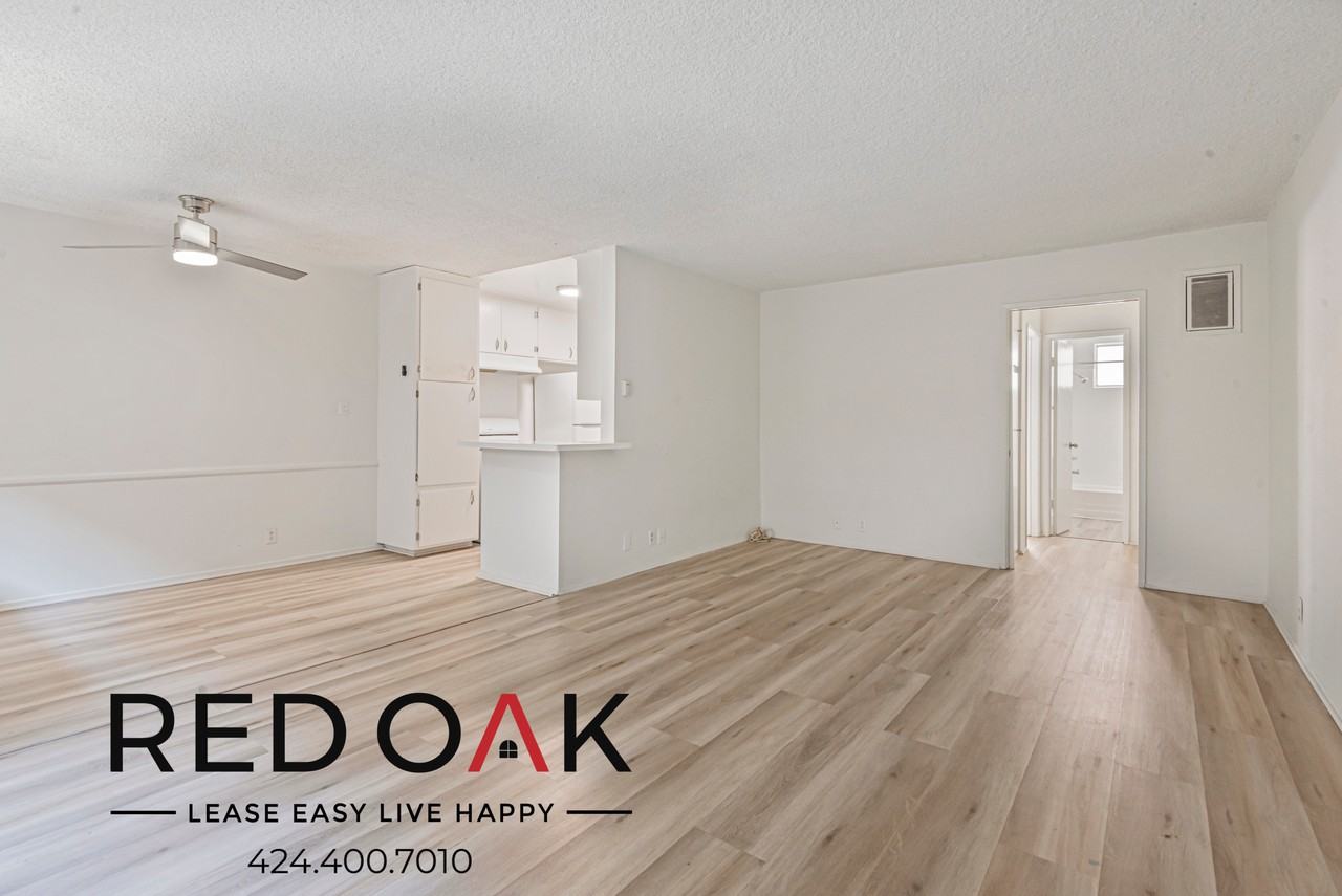 7071 Hawthorn Ave - Photo 3 of 12