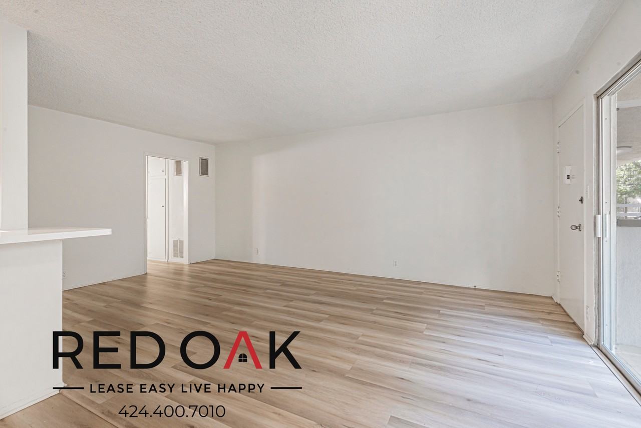 7071 Hawthorn Ave - Photo 5 of 12