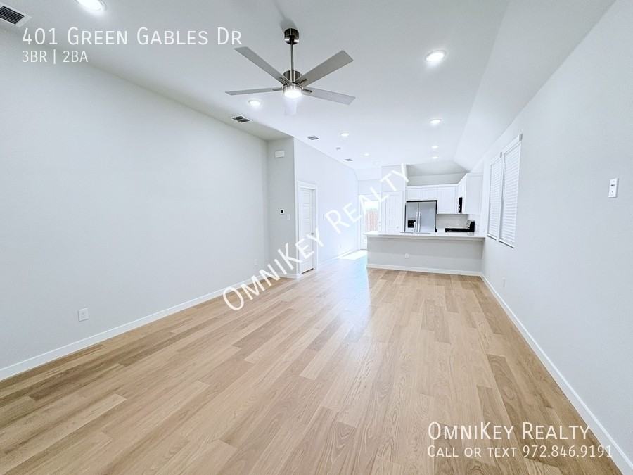 401 Green Gables Dr - Photo 2 of 42