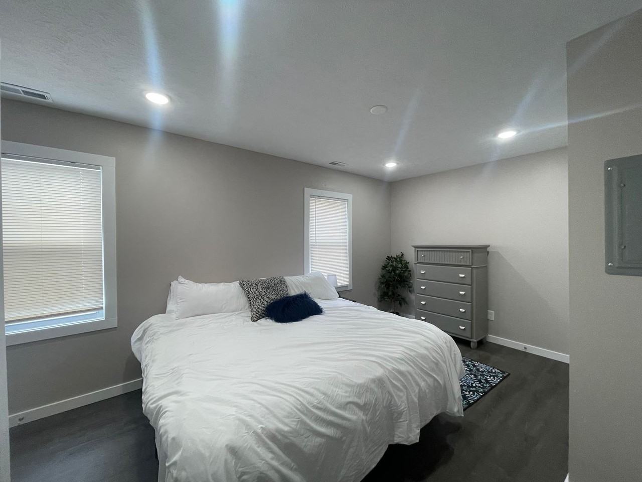 1335 W 69 St - (Upper)- 1335 W 69 Street #2 - Photo 6 of 18