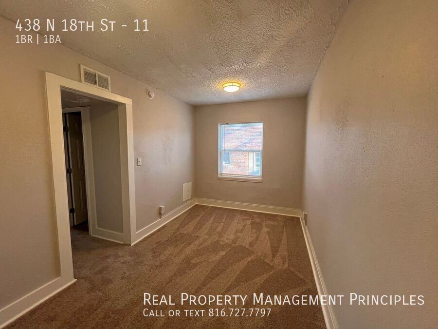 438 N 18th St #11 - Photo 6 of 7