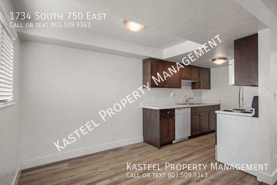 1734 S 750 E - Photo 7 of 18