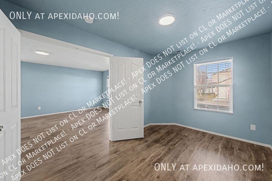 9309 W Shelterwood Dr - Photo 4 of 23