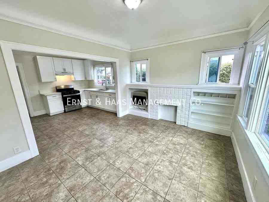 702 E Burnett St - Photo 2 of 15