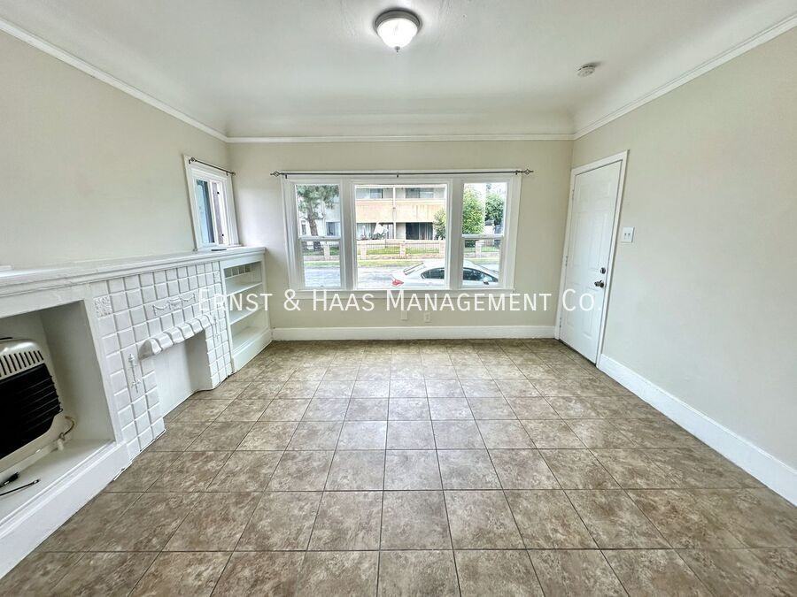 702 E Burnett St - Photo 4 of 15