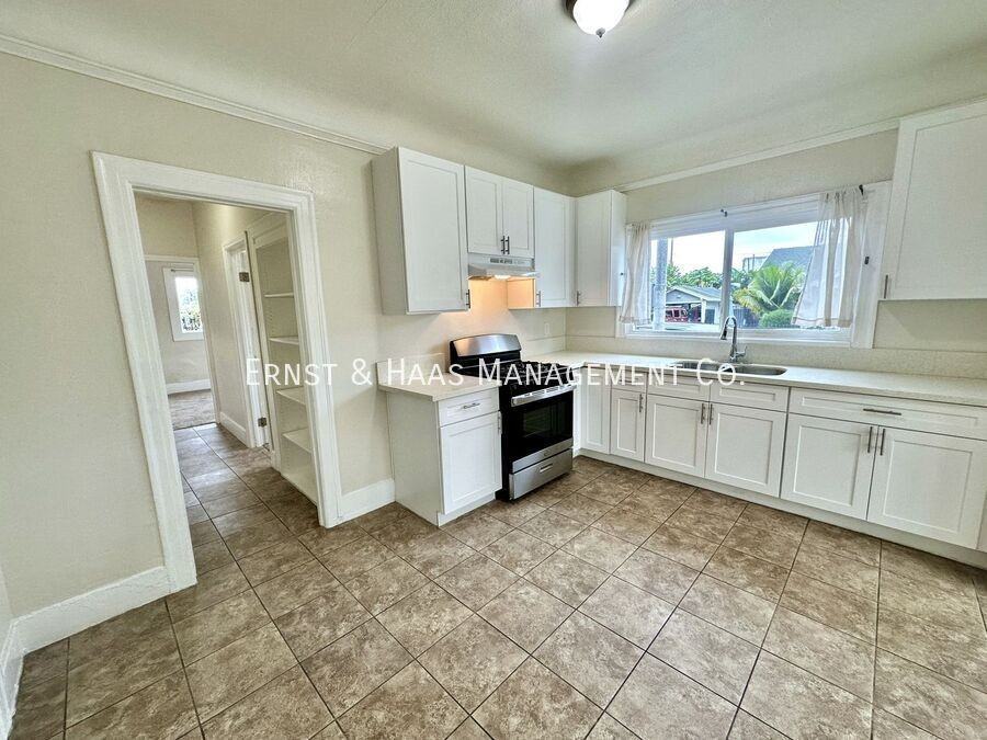 702 E Burnett St - Photo 6 of 15