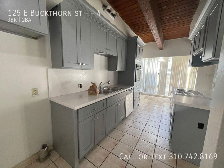 125 E Buckthorn St #4 - Photo 2 of 40