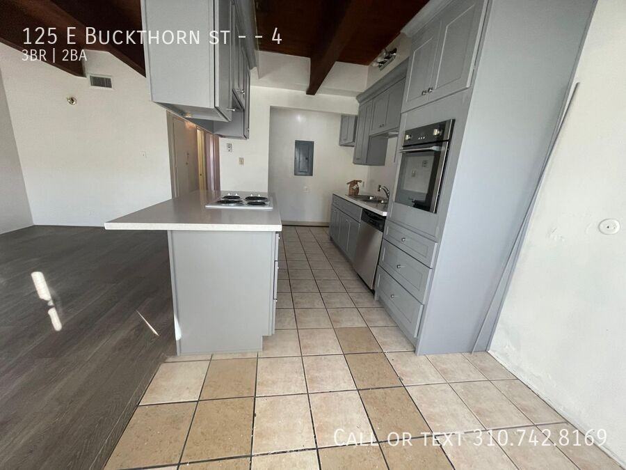 125 E Buckthorn St #4 - Photo 4 of 40