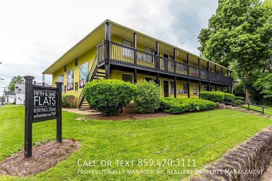 468 N Limestone #5 - Photo 2 of 11