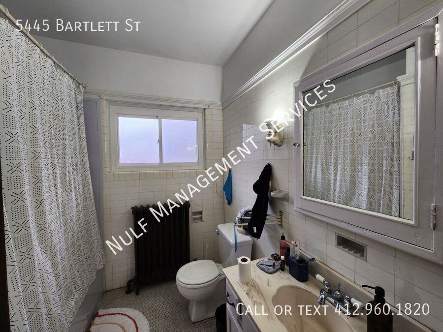 5445 Bartlett St - Photo 3 of 6