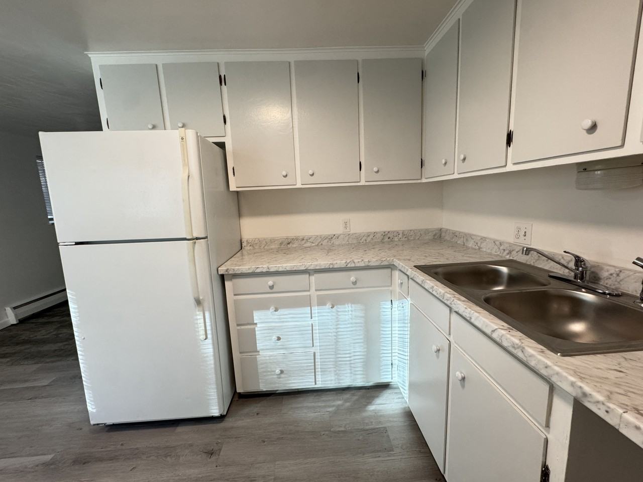 1118 Gard Pl #4 - Photo 4 of 14