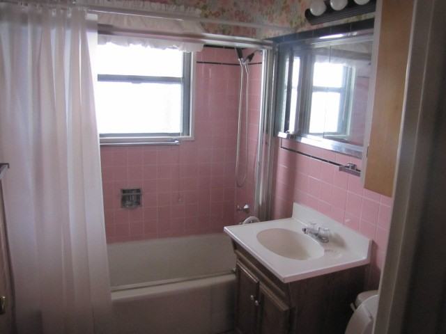 2114 E 18th St #1 - Photo 4 of 8