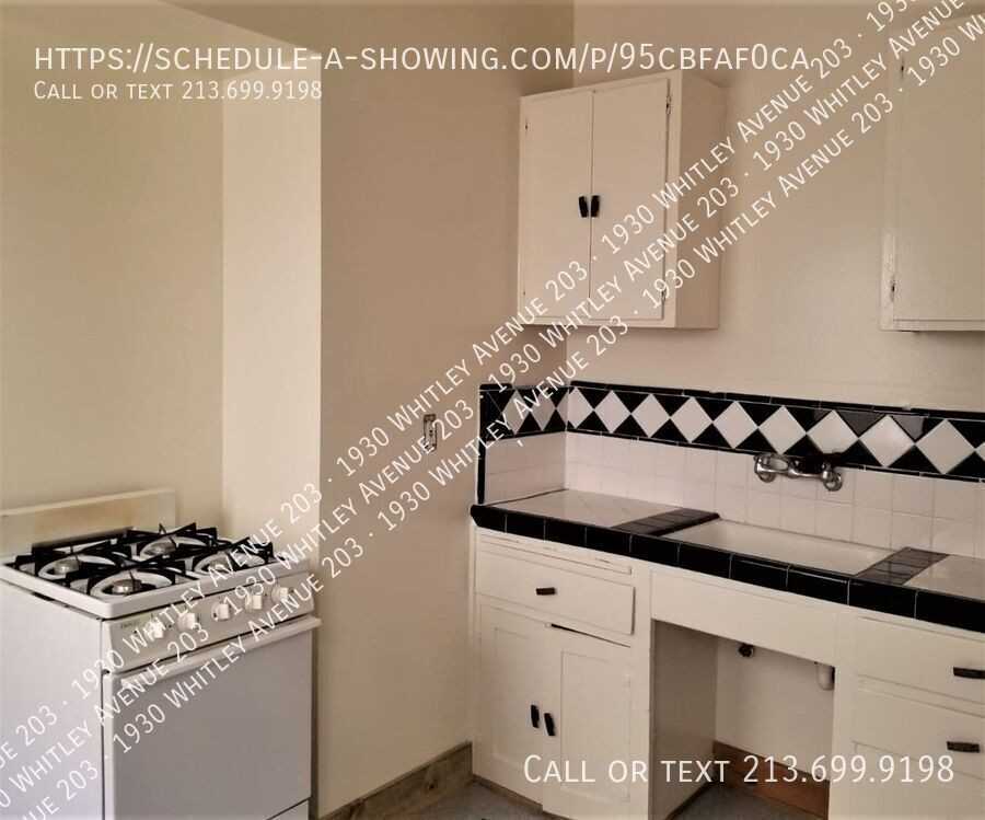 1930 Whitley Ave - Photo 6 of 10