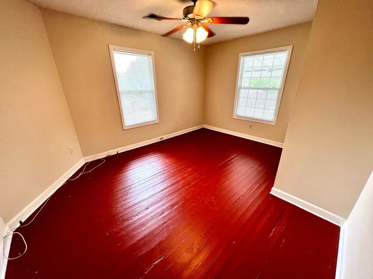 2323 Stark St #B - Photo 4 of 15