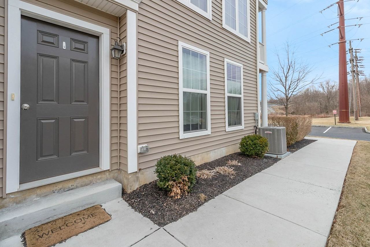 3038 Meridian Cmns #D - Photo 3 of 25