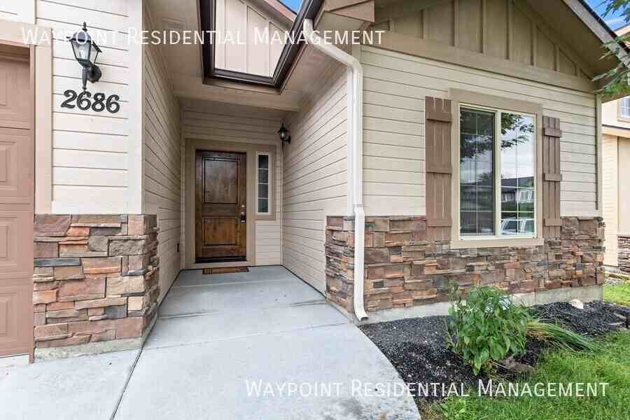 2686 N Vallin Ave - Photo 2 of 37