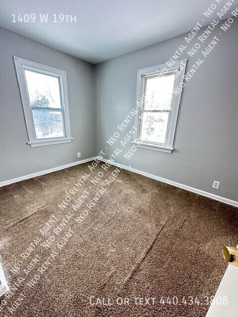 1409 W 19th St - Photo 3 of 6