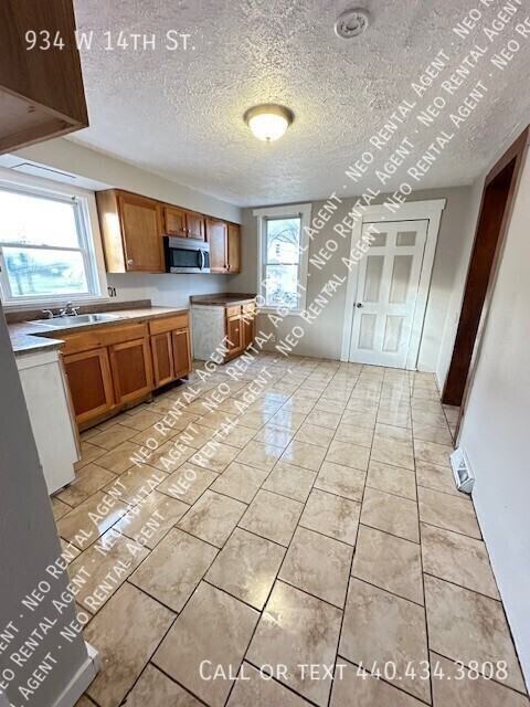 934 W 14th St - Photo 3 of 7