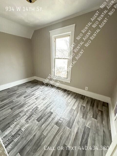 934 W 14th St - Photo 5 of 7