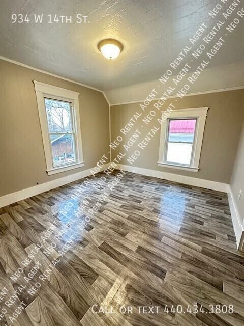 934 W 14th St - Photo 6 of 7