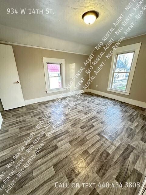 934 W 14th St - Photo 7 of 7