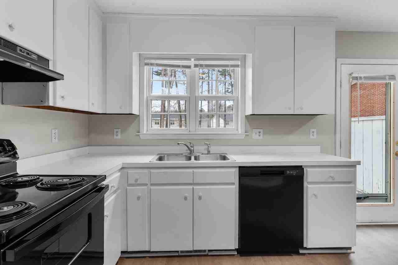 113 Henley Pl - Photo 7 of 28