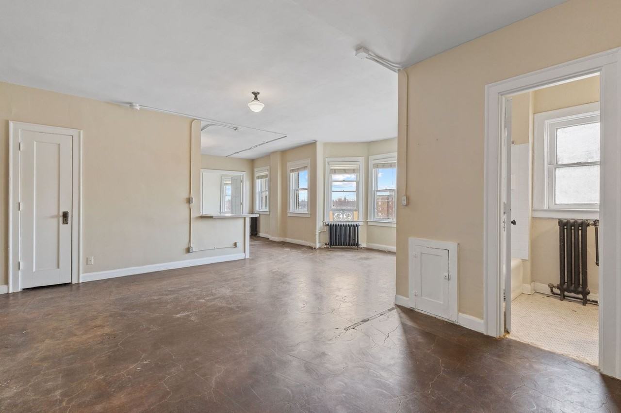 111 E 16th St #205 - Photo 4 of 7