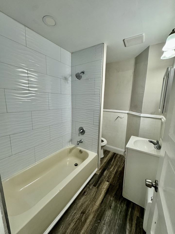 4323 N 8th St #2 - Photo 5 of 10