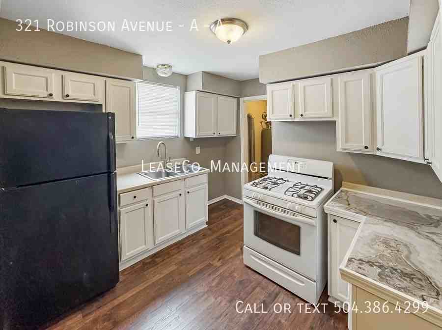 321 Robinson Ave #A - Photo 2 of 6