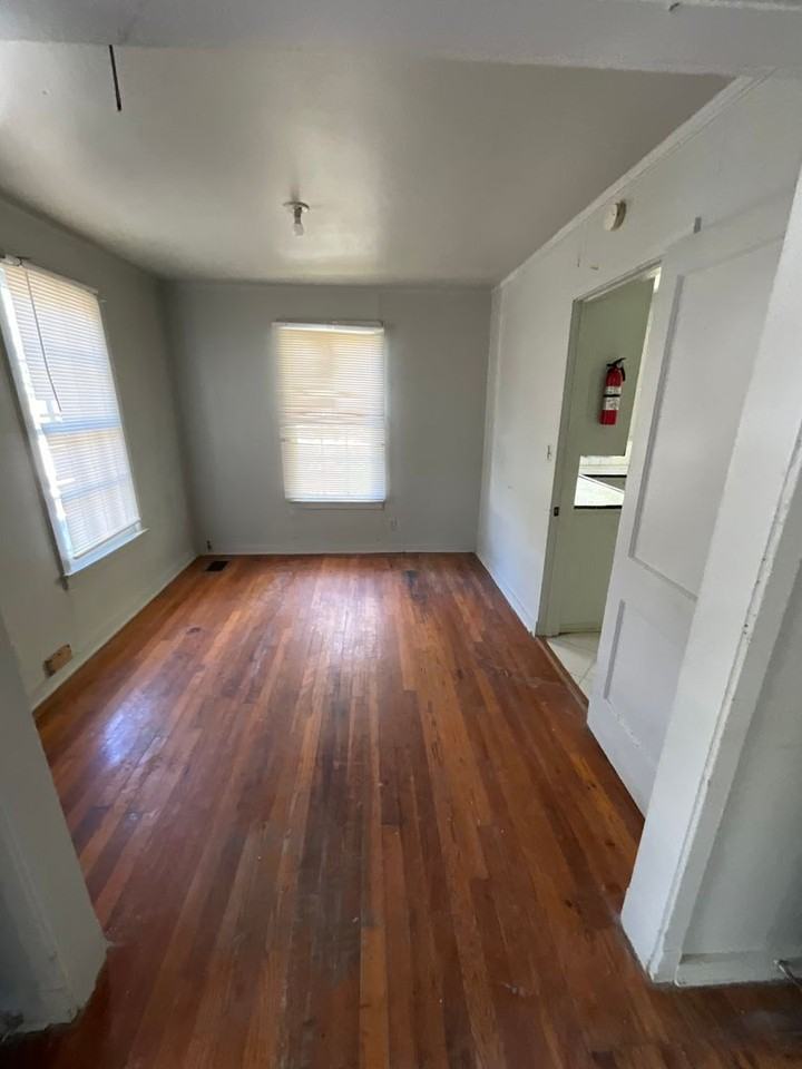 6107 Fairfield Ave - Photo 3 of 10