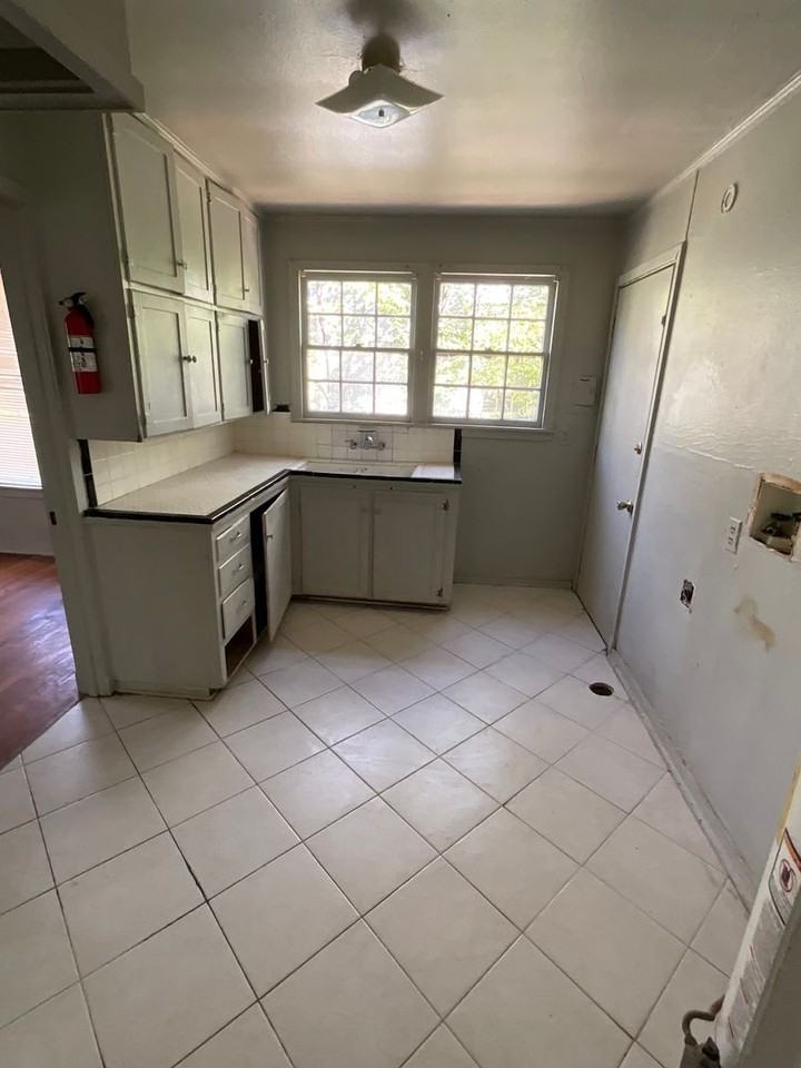 6107 Fairfield Ave - Photo 6 of 10