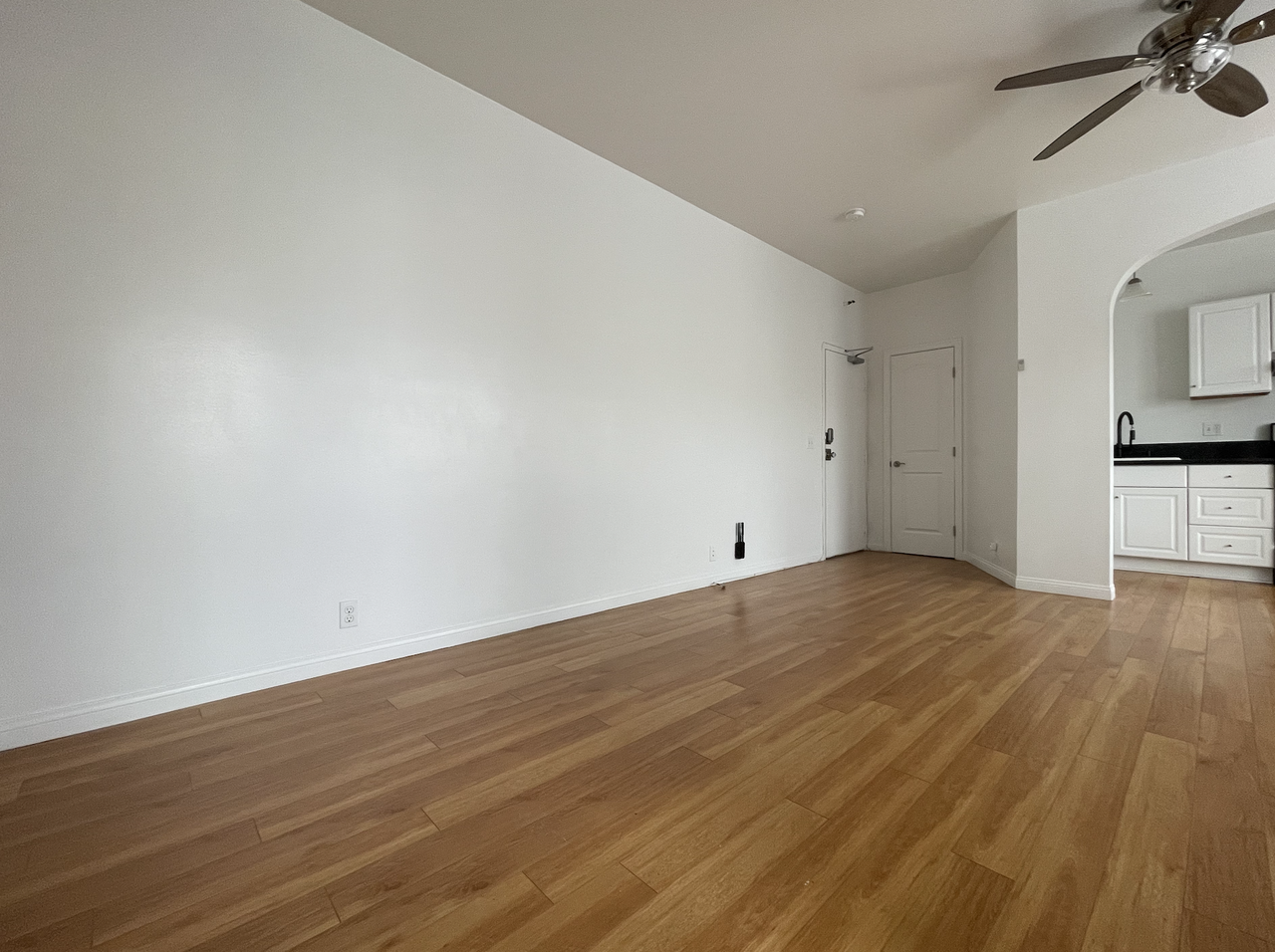 5138 Melrose Ave #205 - Photo 3 of 6