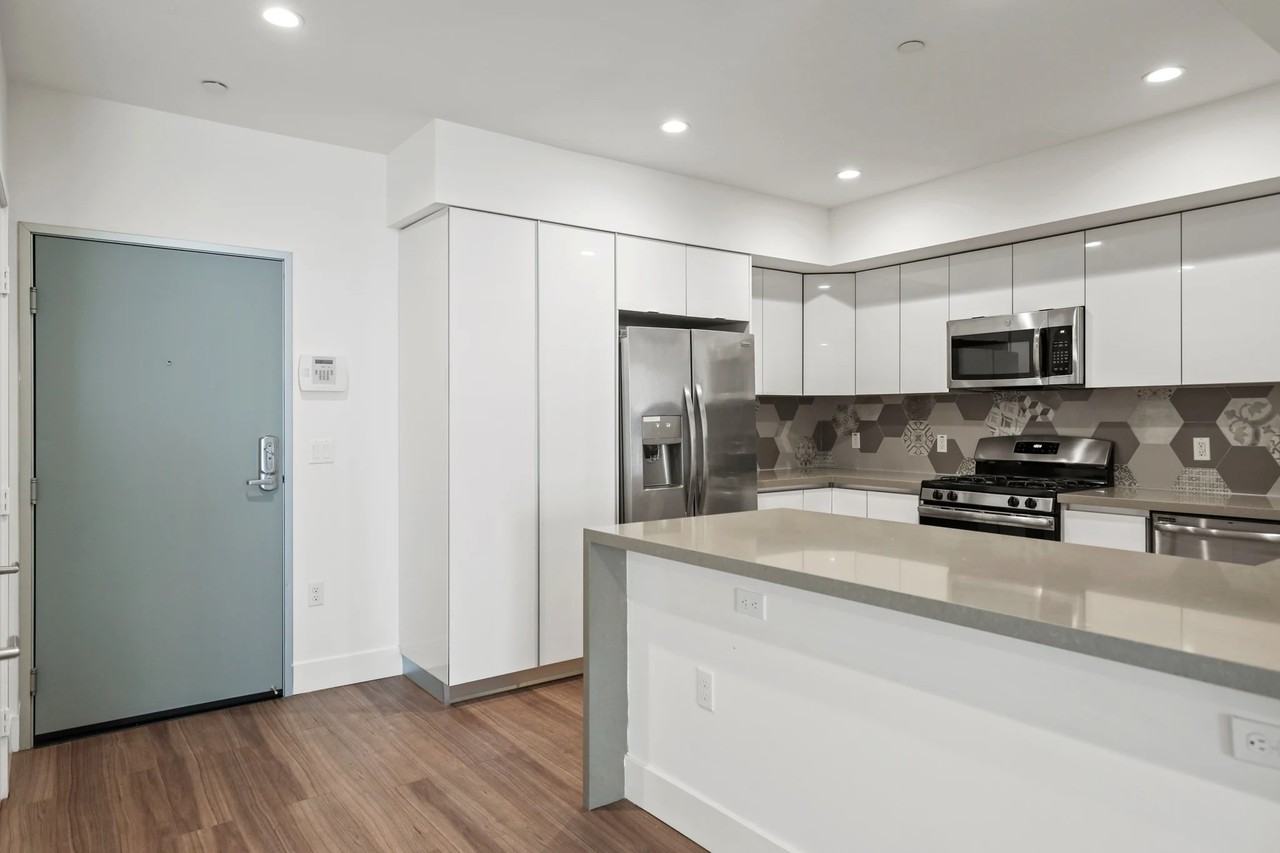 1265 Barry Ave #PH1 - Photo 3 of 25