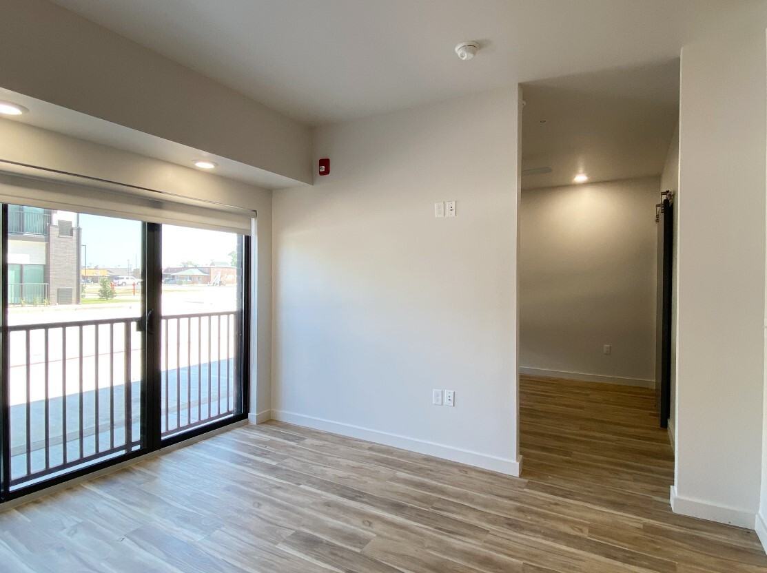 Nova - Photo 5 of 50