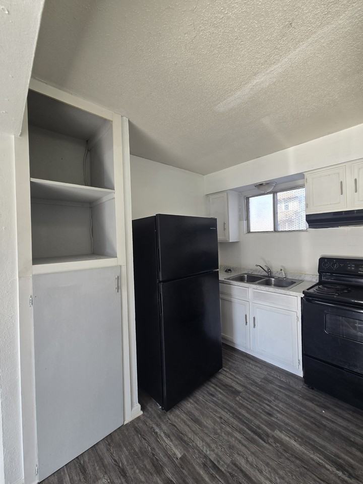 1916-1924 S Broadway - Photo 3 of 9