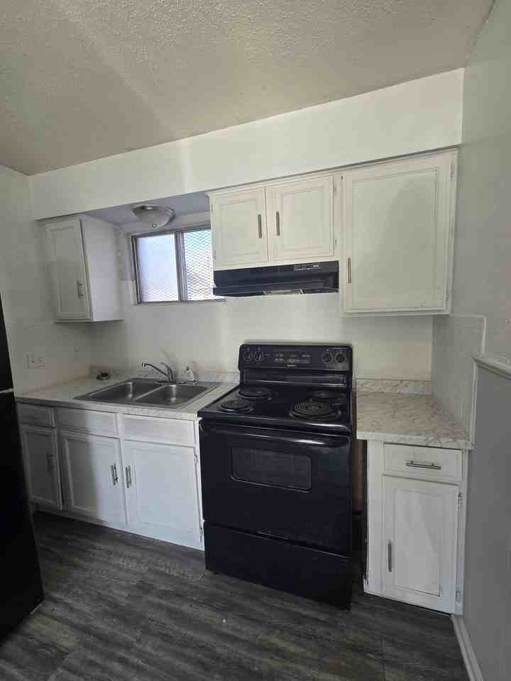 1916-1924 S Broadway - Photo 4 of 9