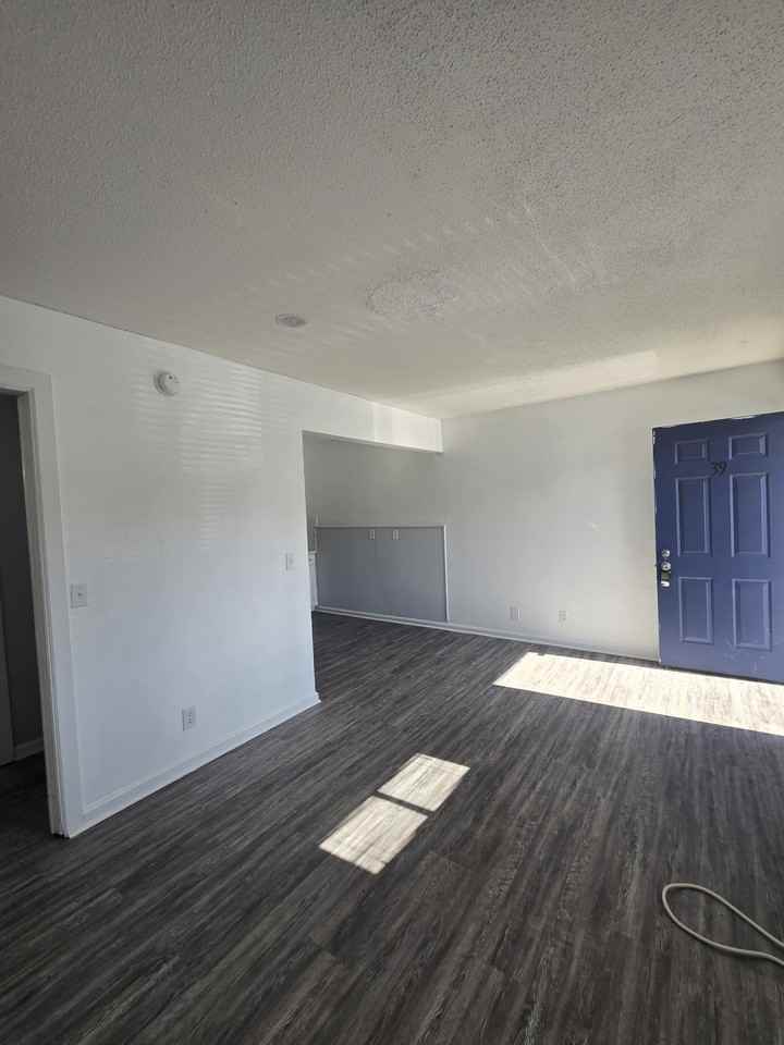 1916-1924 S Broadway - Photo 5 of 9