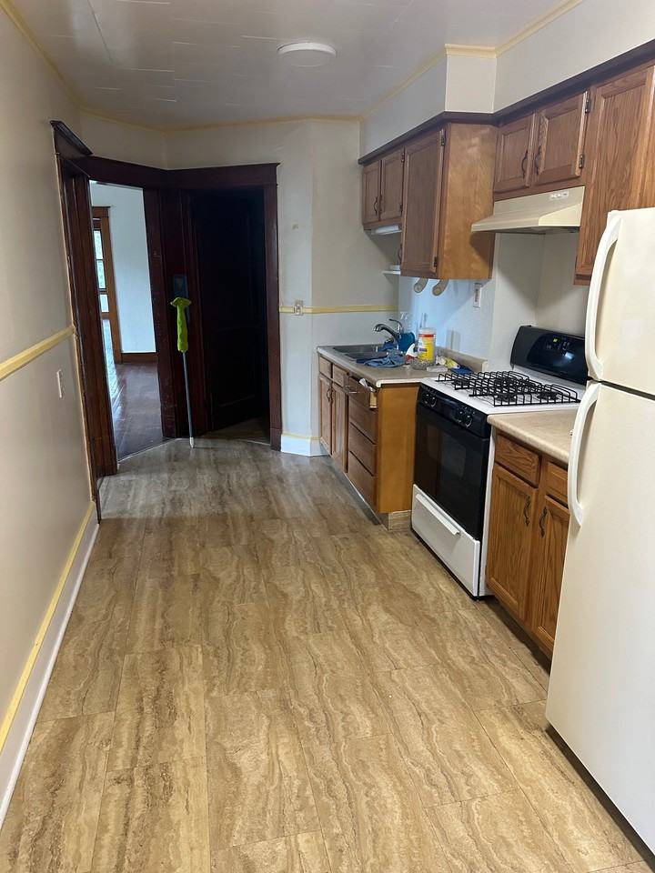 60 Broad Avenue - Photo 2 of 10