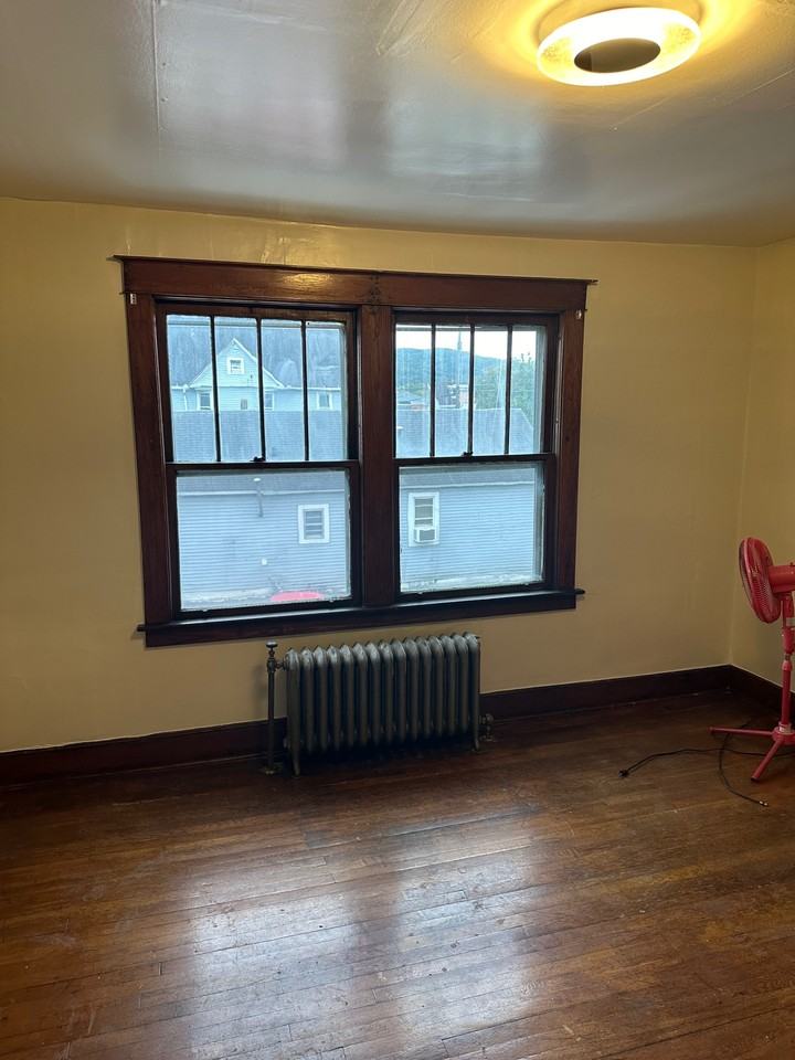 60 Broad Avenue - Photo 6 of 10