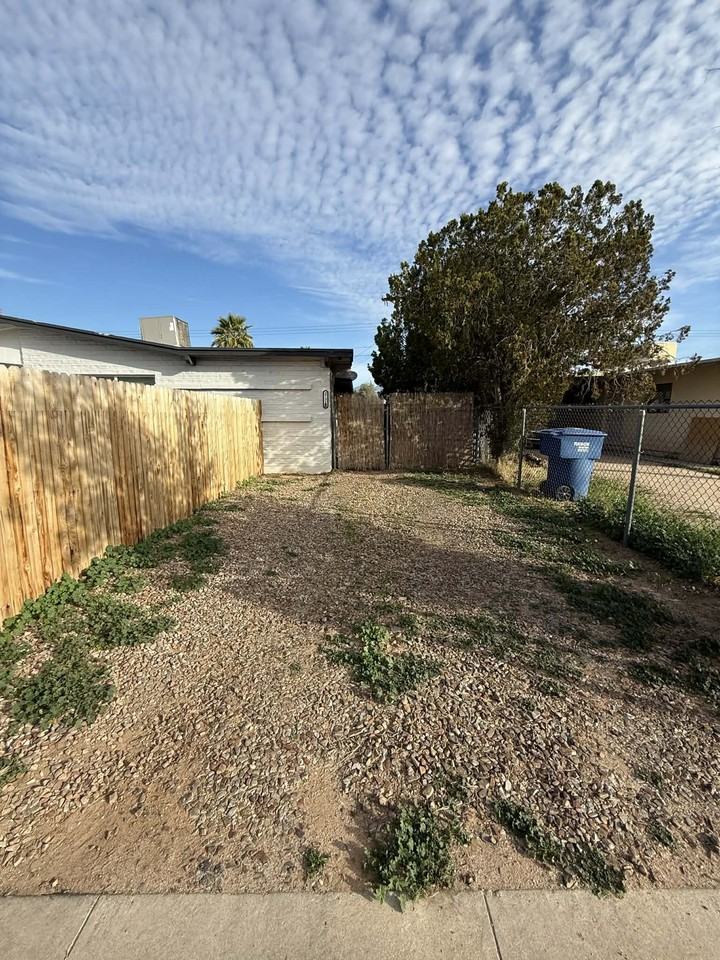 1702 // 3731 East Garden Street #2 - Photo 4 of 14