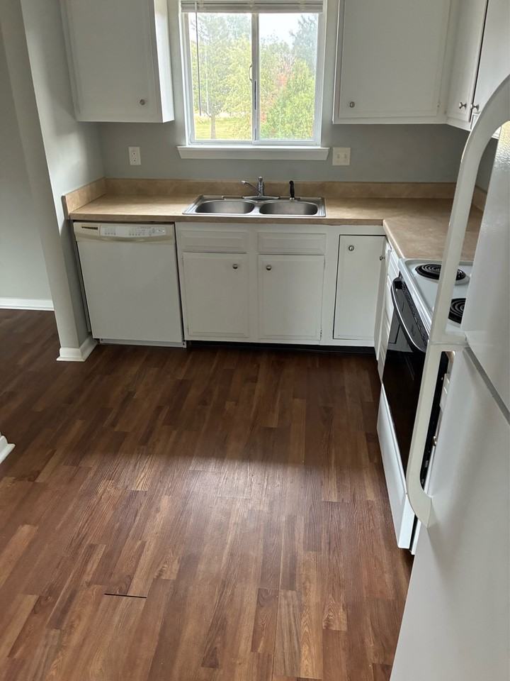 Scott County Condos - Photo 2 of 4