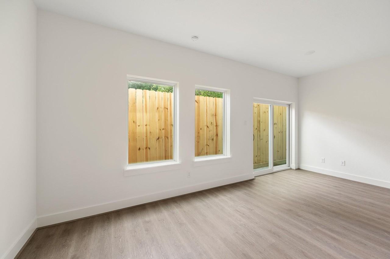 LA*** 835 Paul Quinn Street - Photo 2 of 17